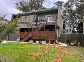 Retro Beachcomber Culburra Beach, vacation home in Culburra Beach