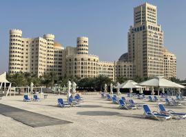 Private Suites Al Hamra Palace at golf & sea resort, hotel em Ras al-Khaimah