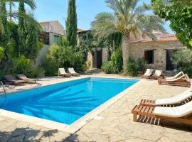Porfyrios Country House