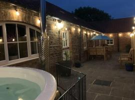 The Shires - Quirky 3 bed holiday home with Wood-fired Hot-tub, hotel in Rudston