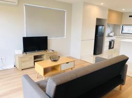 Modern & Luxurious Home 2, hotel near Auckland Botanic Gardens, Auckland