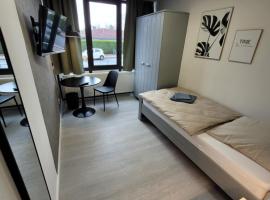 Guesthouse WI rooms, khách sạn gần Brückenkopf Park, Jülich