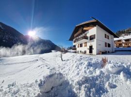 Cèsa Cherpei - Pet Friendly, nhà khách ở Campitello di Fassa