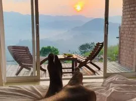 Brisk Ella Retreat