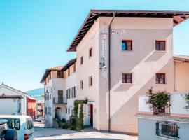 Garnì Vecchio Comune – hotel z parkingiem w mieście Portolo