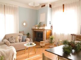 Iris Apartment, Parco Velino Sirente、チェラーノのアパートメント