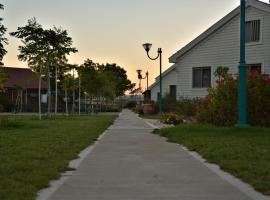 Gan Hakramim Country Lodging, hotel na may parking sa Kramim