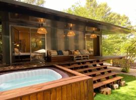SUBLIME CHALET*JACUZZI*JARDIN*PLANCHA*CLIM*WIFI*, cabin in Meyreuil