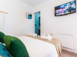 Cosy Bedroom - Tour Eiffel Champs de Mars 17B