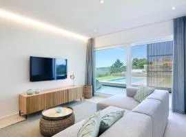 Mar a Vista - Condominium with Pool, Gym and Sea Views