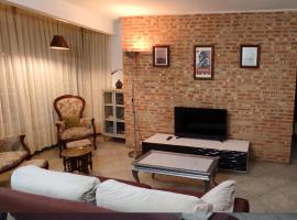 Apartamento Valderas Madrid, מלון זול באלקורקון