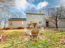 Decks and Dreams, holiday rental in Quechee