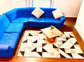 Charming 4 bedrooms house in Truganina /Williams Landing, hotel sa Laverton