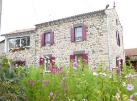 Gîte Saint-Just-prés-Brioude, 4 pièces, 6 personnes - FR-1-582-231, casa vacanze a Saint-Just-près-Brioude