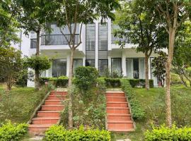 Sunny Villa Hoa Binh - Venuestay, cottage di Hòa Bình
