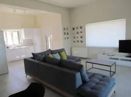 Beautiful 3-Bed House in Chania with garden