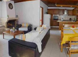 Irene's Apartment In Salakos, hotel in Sálakos