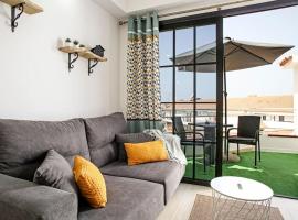 Royal Suite Diamantes I With heated pool, cottage à Los Cristianos