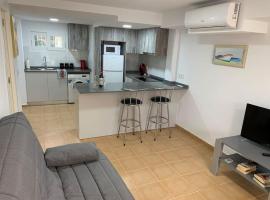 Modern Apartment Near Beach, hotel in La Mata