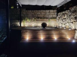Les lodges de l'oliveraie de Virevent, hotel v Grasse