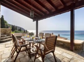 Sunrise Beach House, hotel in Ándros