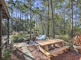 Keaton Beach Escape with Hot Tub 2 Mi to Shore, villa in Perry