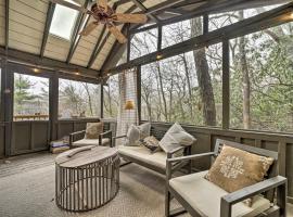 Chic Cashiers Cabin Mountain View, Screened Porch, pet-friendly hotel in Cashiers
