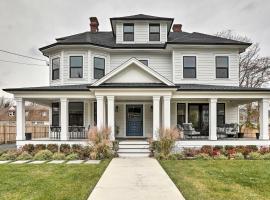 Grand Long Branch Home 1 Block to Beach!, Zimmer in Long Branch