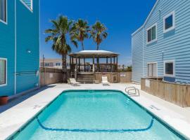 Affordable family condo -walking distance to beach by Mustang Island, Sleeps Four, 2025 Traveler Award, apartmán v destinaci Padre Island