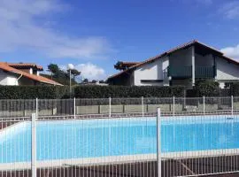Villa Patio pour 6 avec Piscine et Parking Privé, à 2000m des Plages de Capbreton - FR-1-239-748