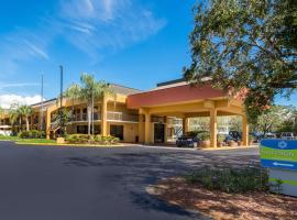 SureStay Hotel by Best Western St Pete Clearwater Airport, hotelli kohteessa Clearwater