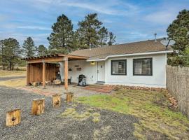 플래그스태프에 위치한 스파 호텔 Bleu Hill Cottage Ski Snow Bowl and Hike Flagstaff!