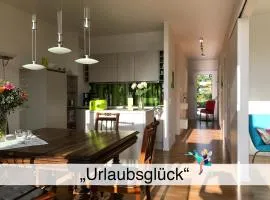 Ferienwohnung Urlaubsglück- lichtdurchflutete Wohnung mit Balkon und Seesicht