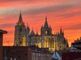 Vistas a la Catedral! El Mirador de San Guillermo, budgethotell i León
