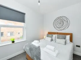 Long Eaton Modern 4bed House