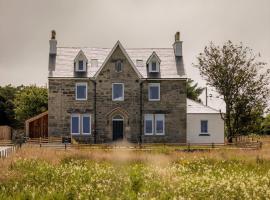 House of Juniper - Luxury Accessible Apartment, hotel with parking in Broadford