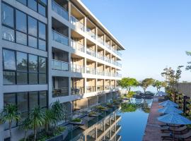 Golden Tulip Pattaya Beach Resort, hotel in Pattaya North