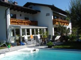 Appartement im Souterrain mit Terrasse, hotel in Bischofswiesen