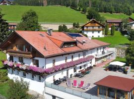 Pension Wirt am Bach, hotel in Terento