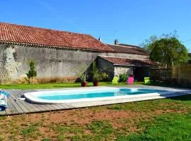 Villa accueillante à Saint-Vincent-Rive-d'Olt avec piscine privée