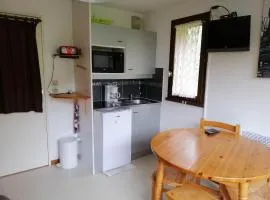 Studio cabine cosy avec balcon et équipements - FR-1-557-108