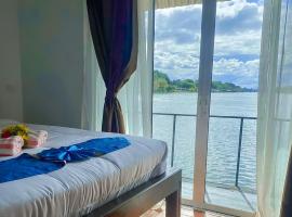 Tara Raft, boot in Kanchanaburi