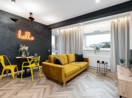 Loft Style Apartments Opieńskiego with PARKING by Renters, rental liburan di Poznan