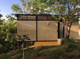 Double Bungalow With Partial Sea View, Full Kitchen、Cuatunalcoのバンガロー