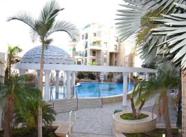 Sunny 3BR Apartment Golf Residence