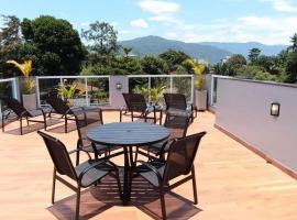 Pousada Solarium Flats Itagua Próximo ao Aquário e a Praça da Baleia, hotel a Ubatuba
