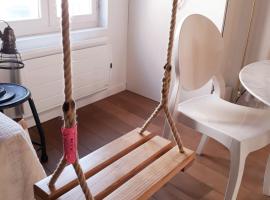 -Parking privé -Maison Entière -Balancoire en intérieur-Coeur historique -La Clef de Honfleur, hôtel à Honfleur