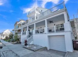 Full House Beach Block Sleeps 26 Ocean views