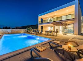 Villa Cissa,brand new villa with private pool, villa a Stara Novalja