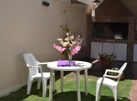 Casa ideal hasta 7pax con cochera propia
